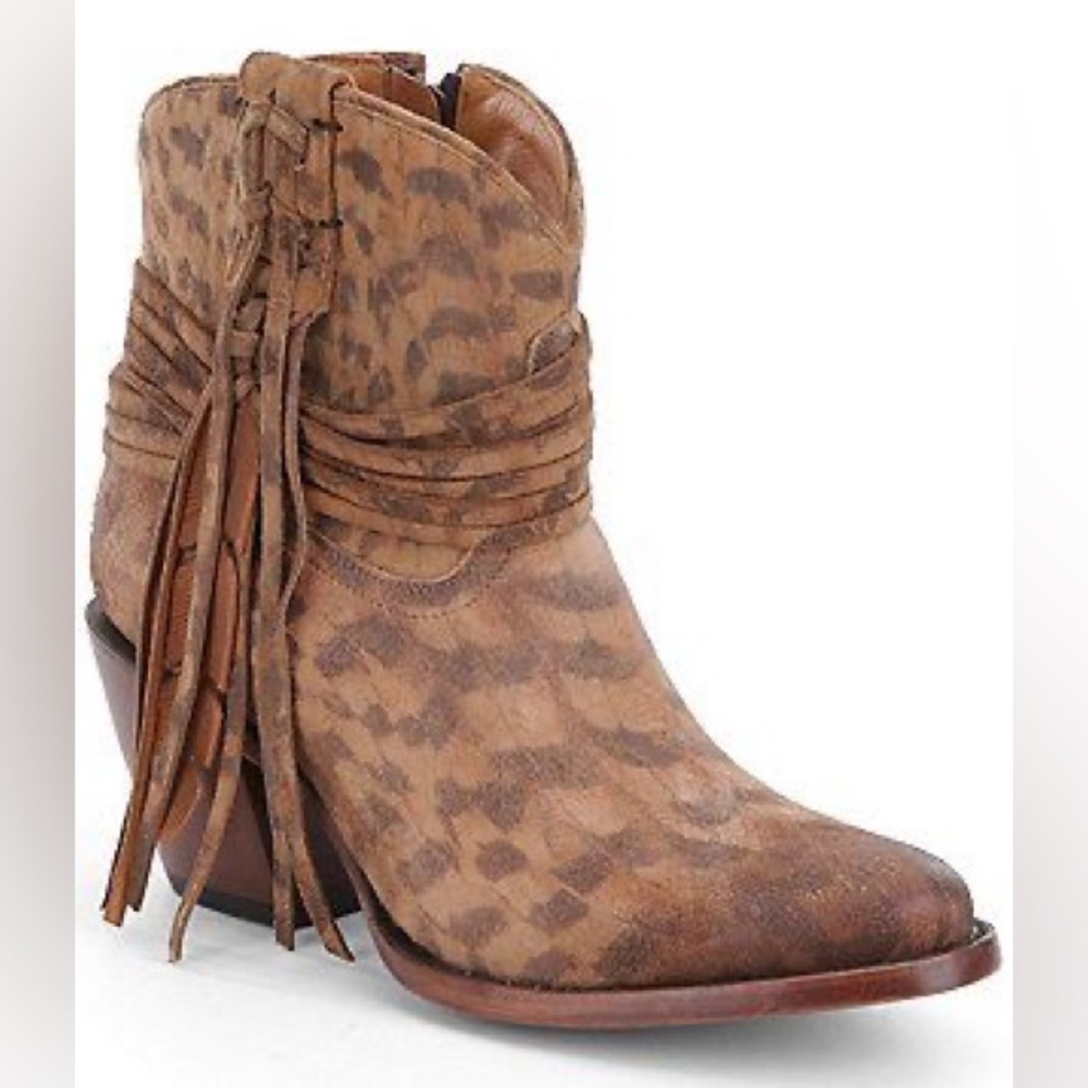 LUCCHESE ROBYN FEATHER BOOTIES -
ROUND TOE Size 7